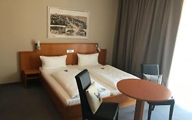 Neumaiers Hirsch -Gasthof Und Landhotel